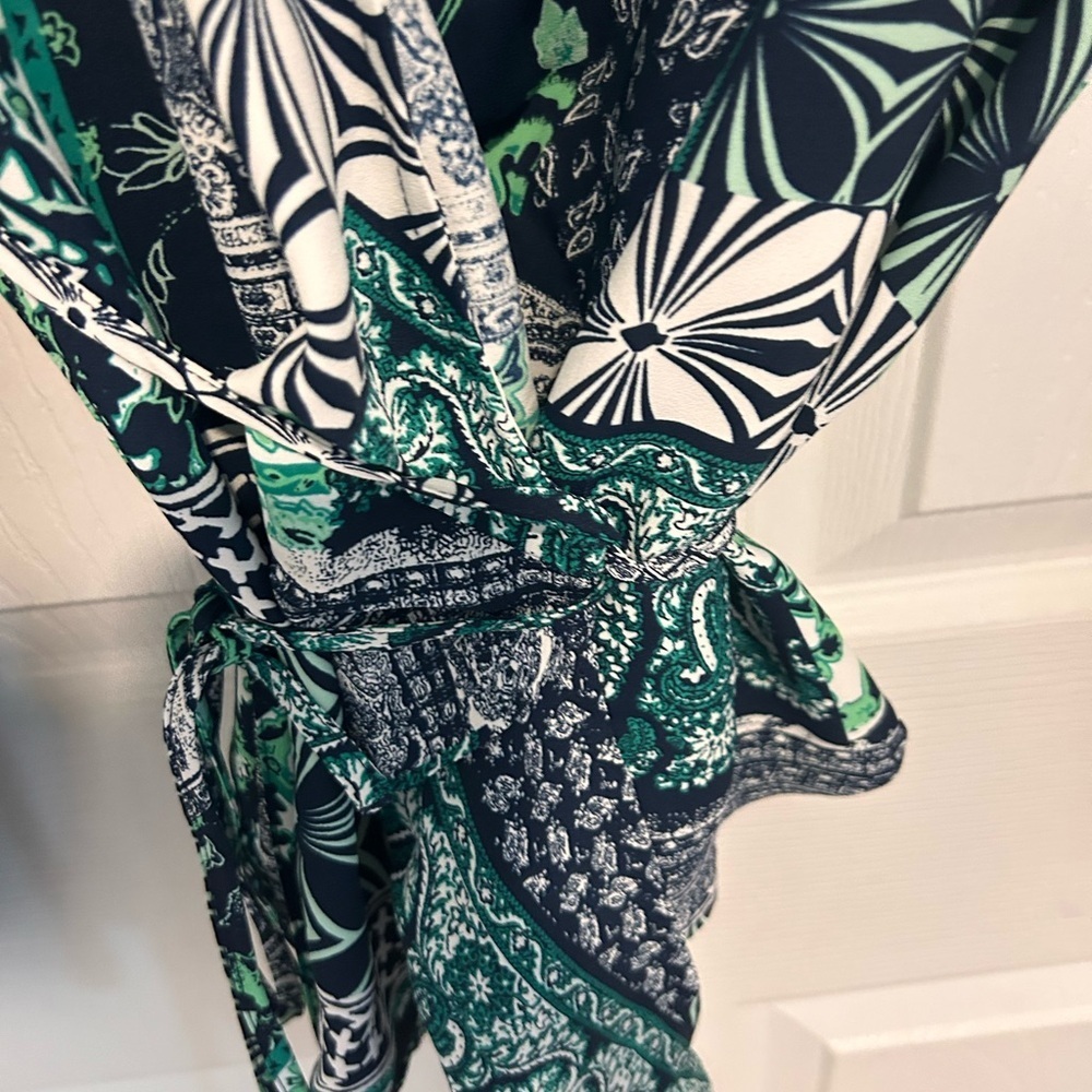 NWT LOFT Green and Blue Patterned Wrap Blouse Size L - Picture 3 of 10